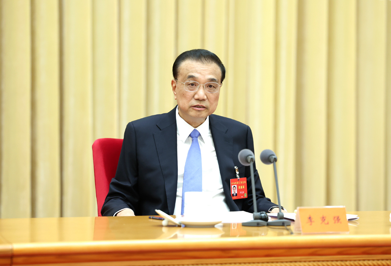 12月15日至16日，中央经济工作会议在北京举行。国务院总理李克强出席会议并讲话。新华社记者鞠鹏摄